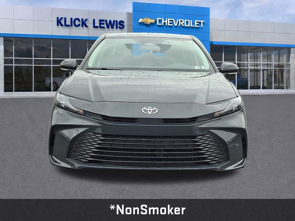 Used 2025 Toyota Camry LE video 2