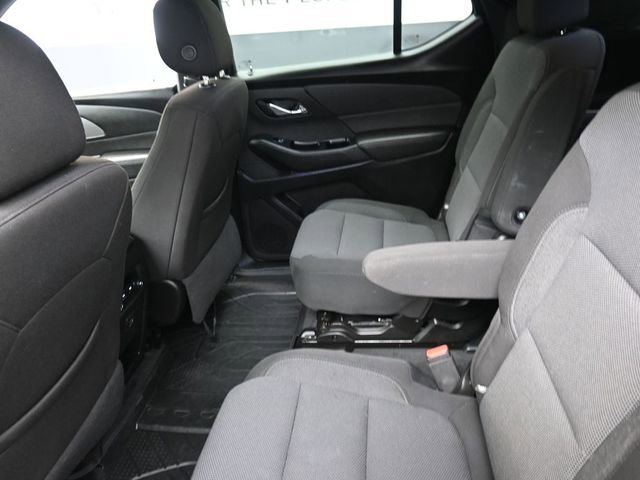 Used 2023 Chevrolet Traverse LT image 23