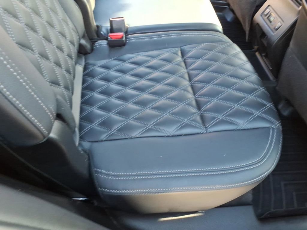 Used 2023 Mitsubishi Outlander SEL Black Edition image 18