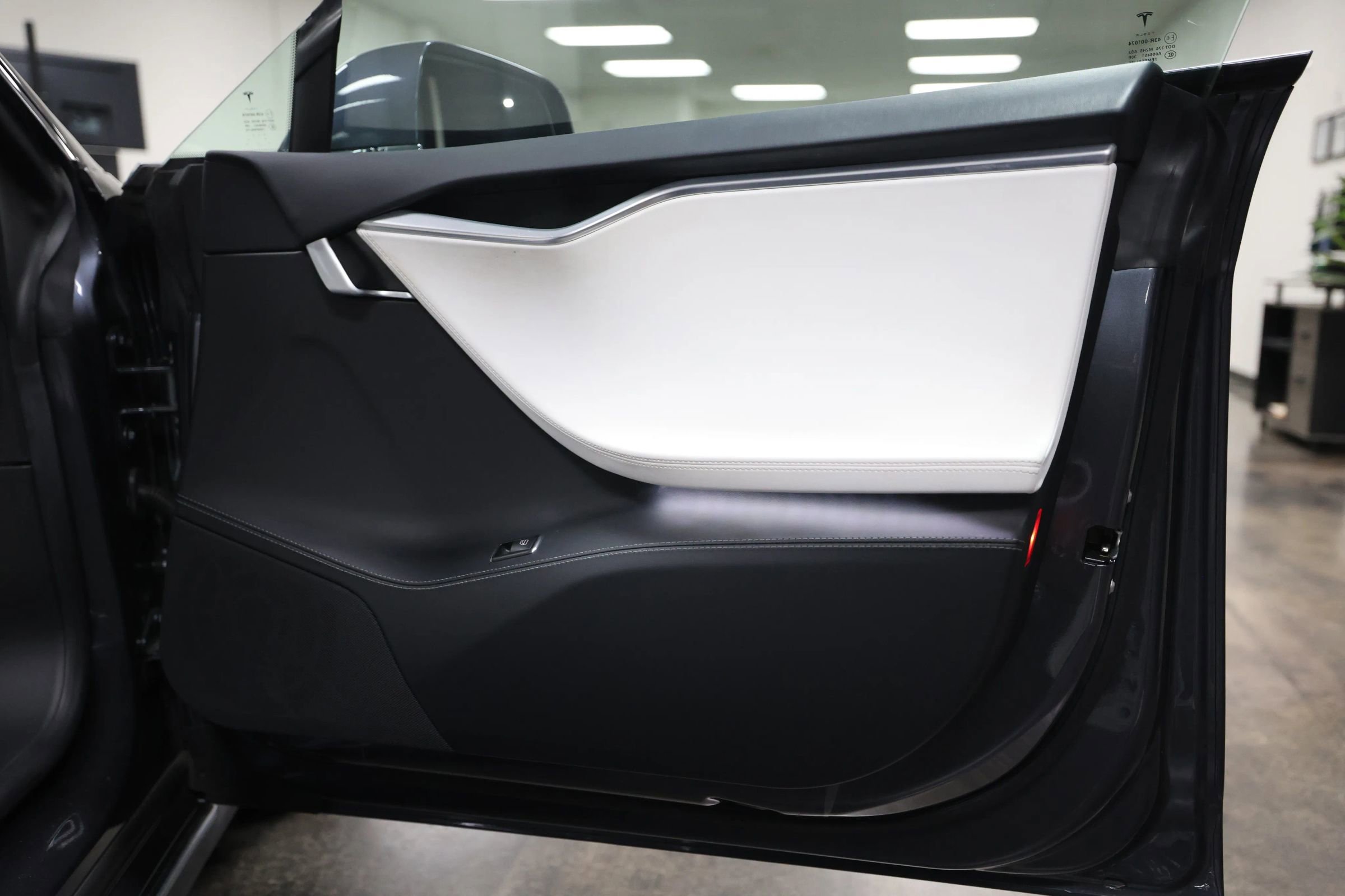 Used 2017 Tesla Model S 100D image 35