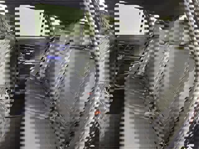 Used 2025 Mercedes-Benz GLC 300 4MATIC image 43