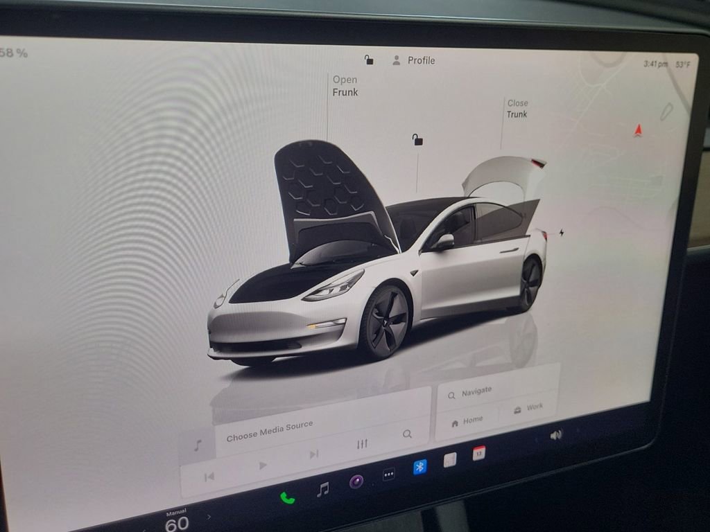 Used 2023 Tesla Model 3 Standard Range image 2