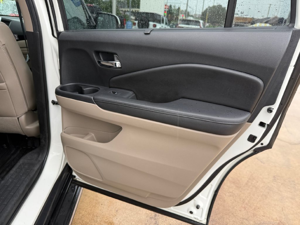 Used 2016 Honda Pilot Touring image 26