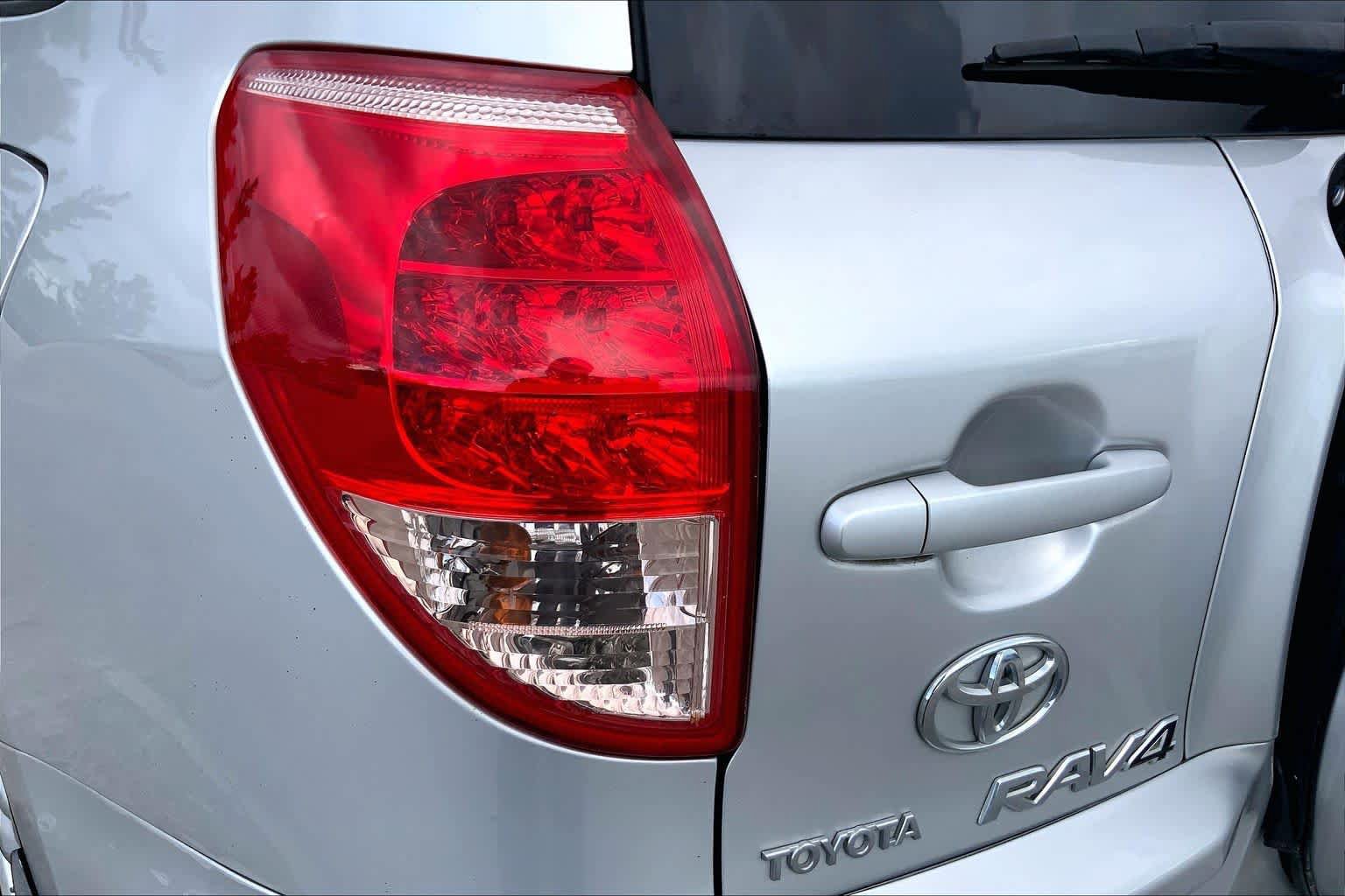 Used 2007 Toyota RAV4 Limited AWD/4WD image 26