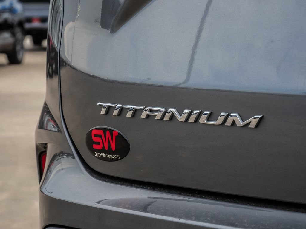 Used 2023 Ford Edge Titanium AWD/4WD image 12