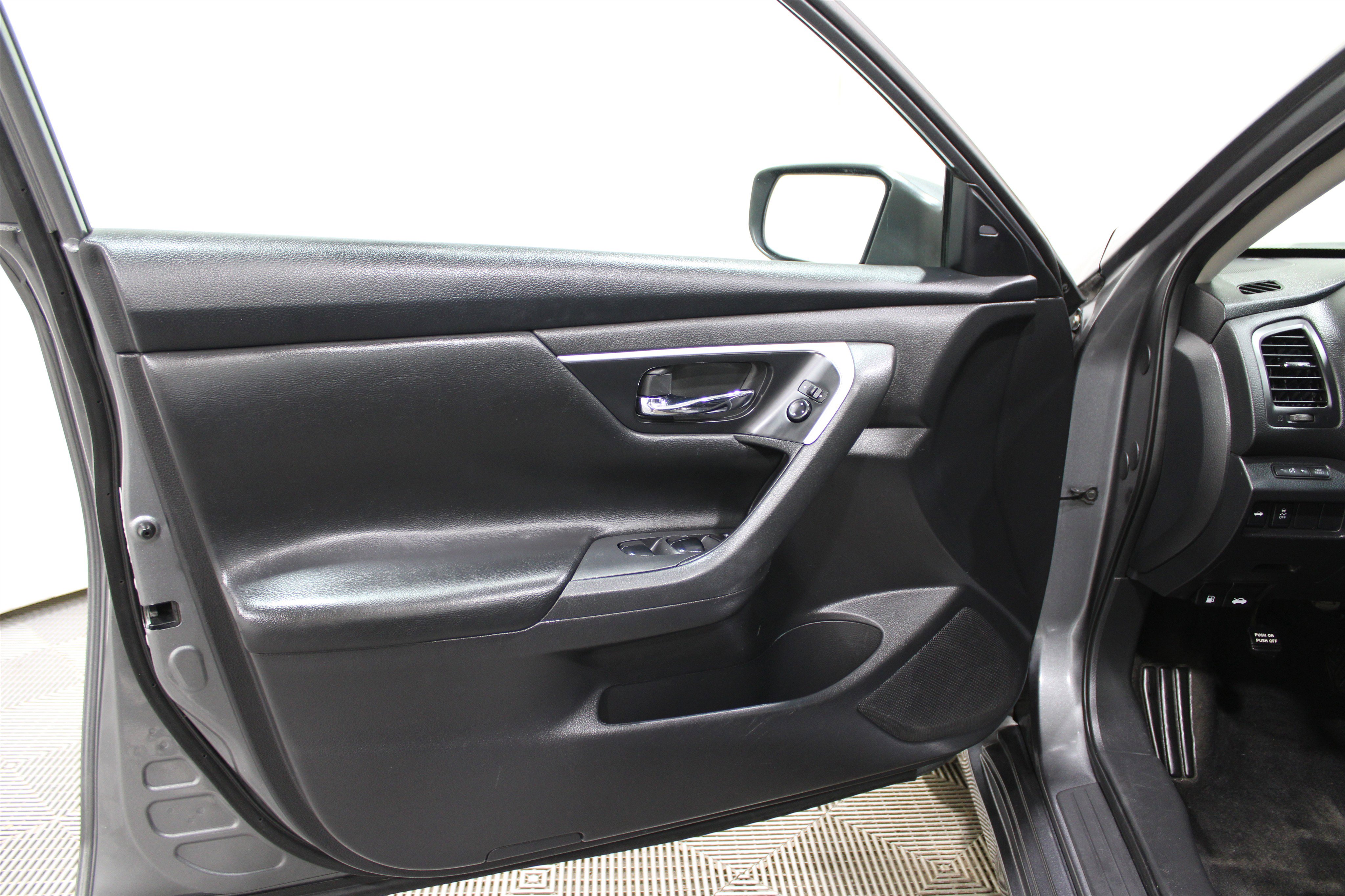 Used 2017 Nissan Altima 2.5 SV image 6