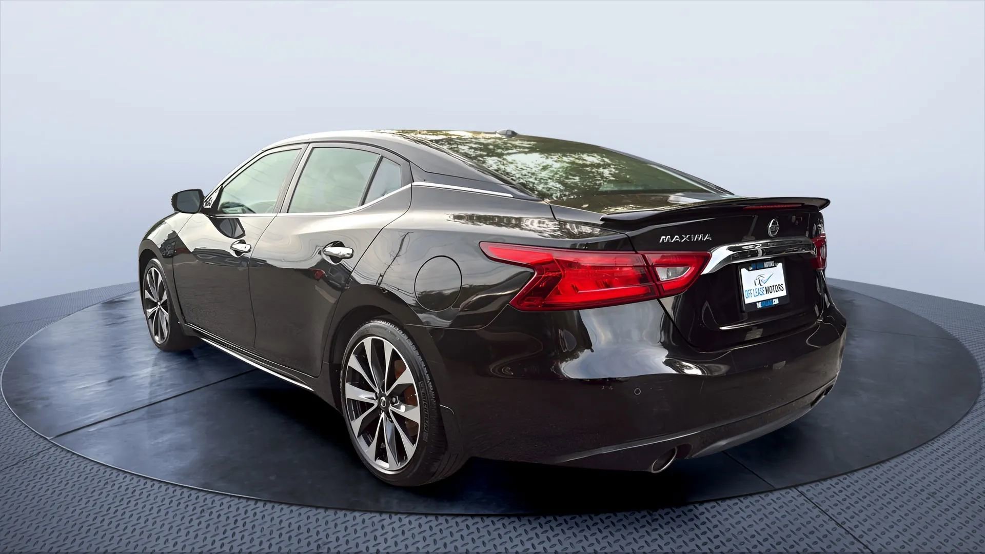 Used 2016 Nissan Maxima SR image 3