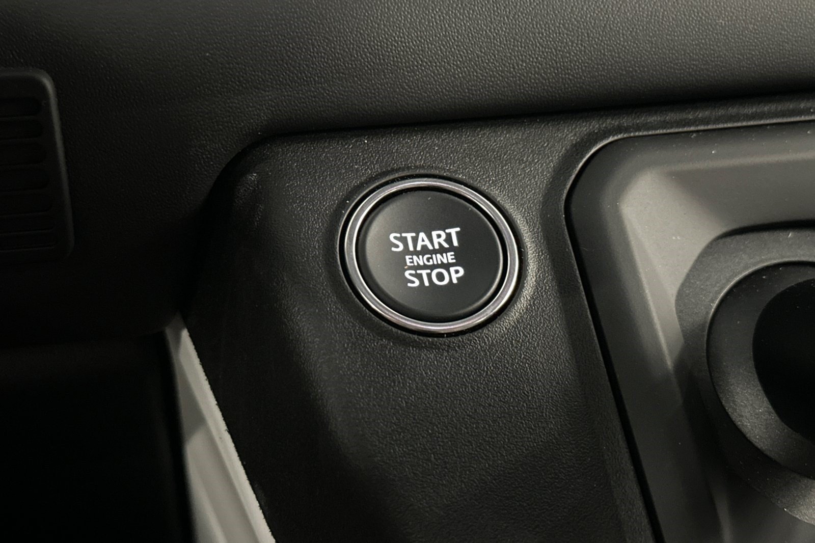 Used 2025 Land Rover Defender 110 S AWD/4WD image 16
