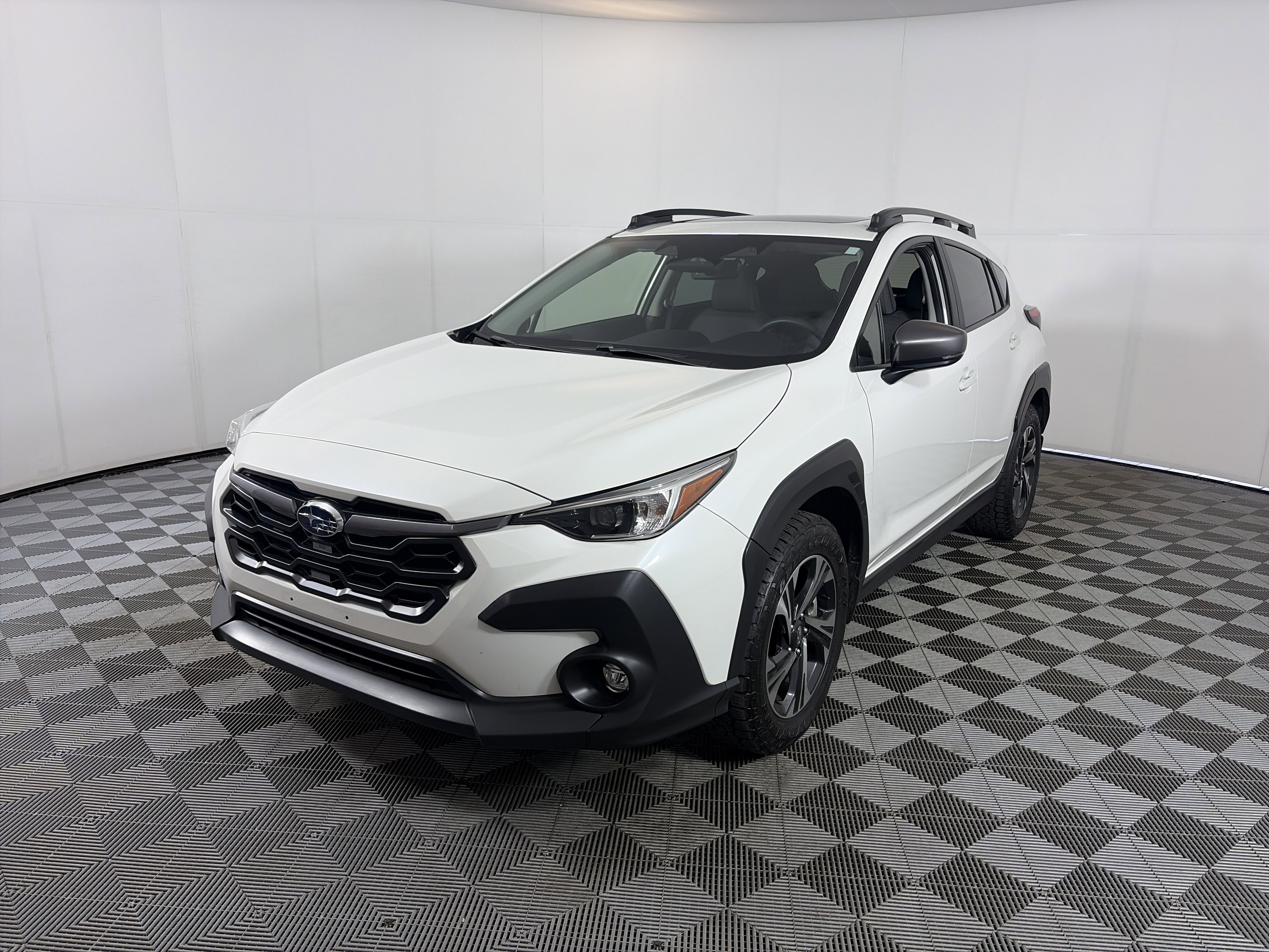 Used 2024 Subaru Crosstrek 2.0i Premium image 2