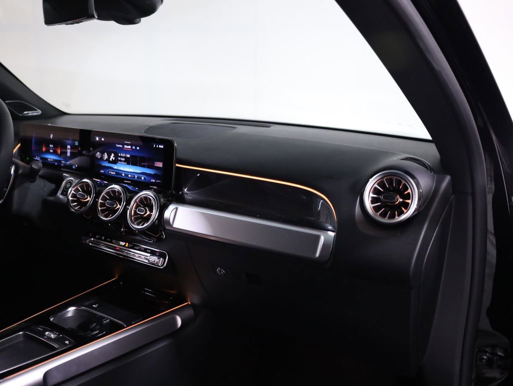 Certified 2025 Mercedes-Benz GLB 35 AMG 4MATIC image 60