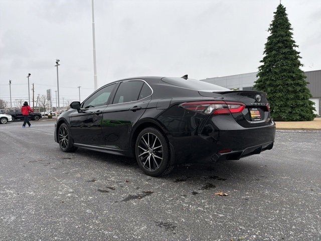 Used 2024 Toyota Camry SE image 5