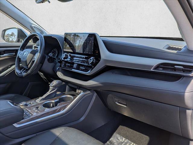 Used 2020 Toyota Highlander Platinum AWD/4WD image 23