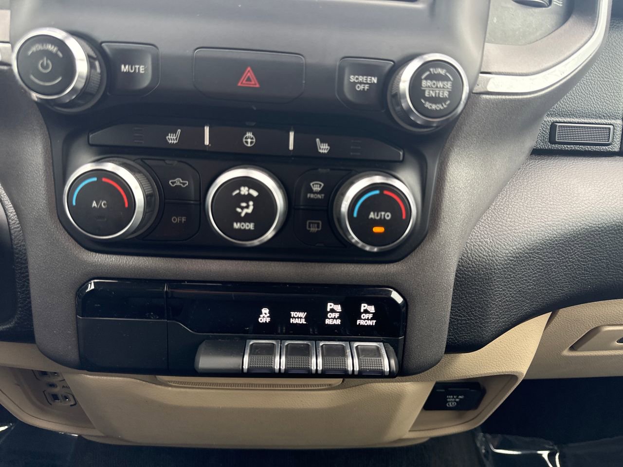 Used 2021 RAM 1500 Big Horn image 24