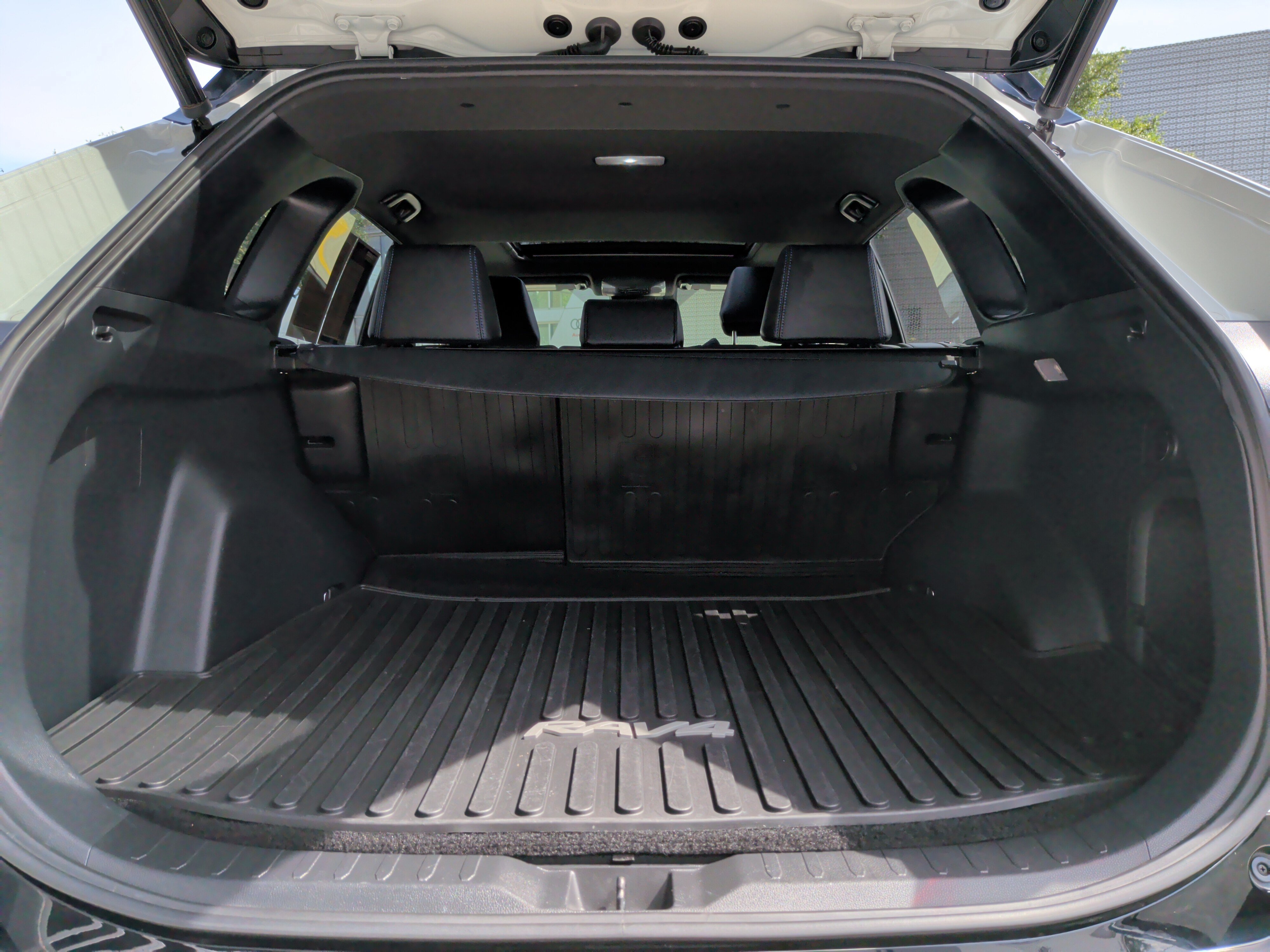 Used 2021 Toyota RAV4 XSE w/ XSE Grade Weather Package AWD/4WD image 29
