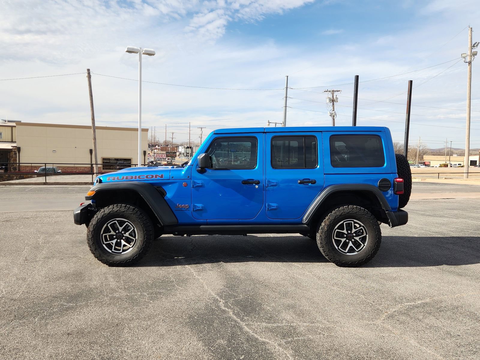 Used 2025 Jeep Wrangler Unlimited Rubicon image 3