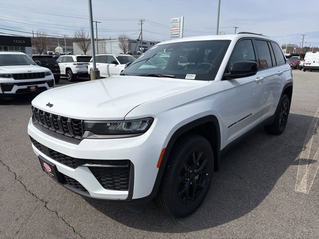 New 2026 Jeep Grand Cherokee Altitude image 6