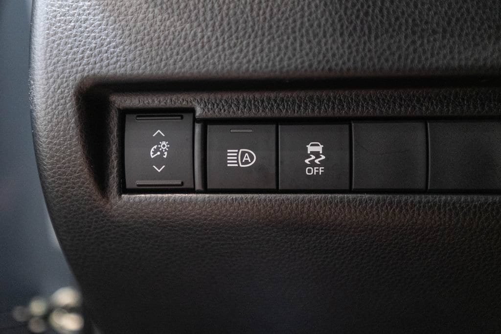 Certified 2024 Toyota Venza LE AWD/4WD image 22