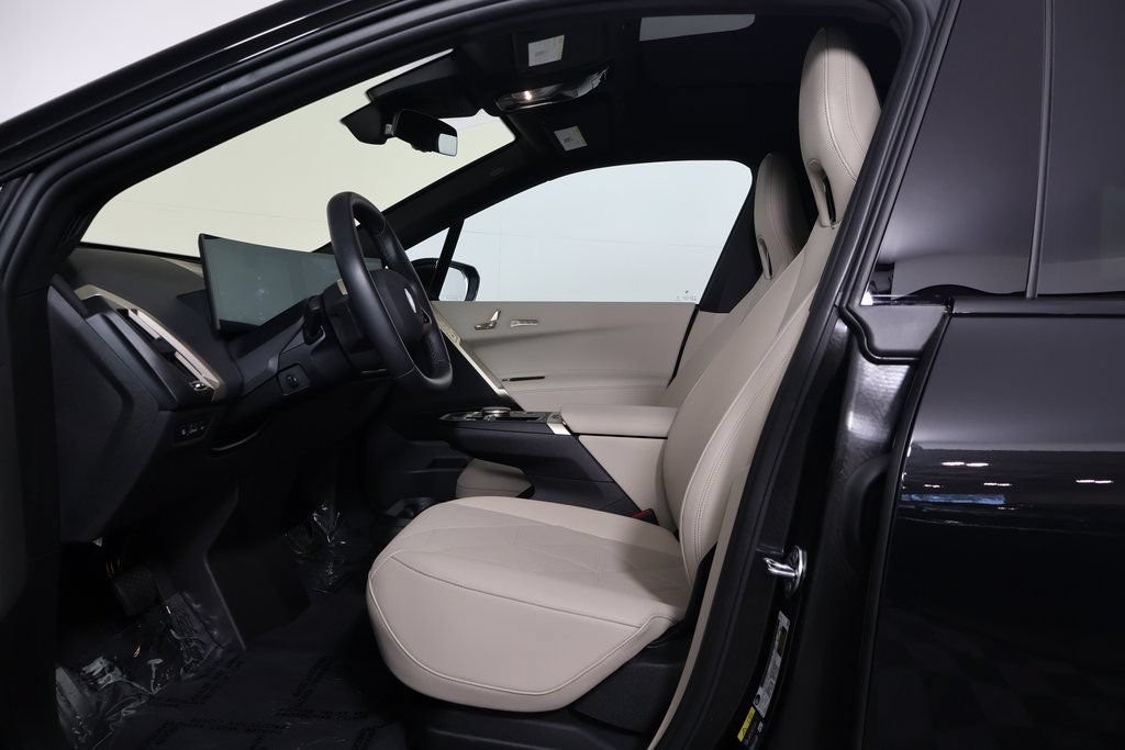 Certified 2026 BMW iX xDrive45 w/ Premium Package AWD/4WD image 10