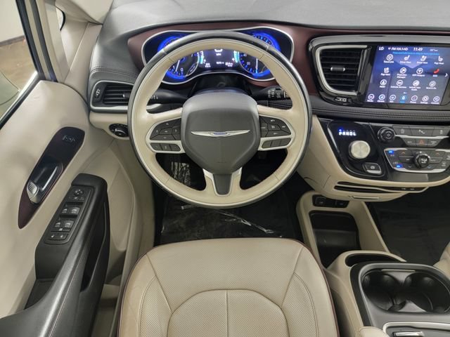 Used 2020 Chrysler Pacifica Limited FWD image 24