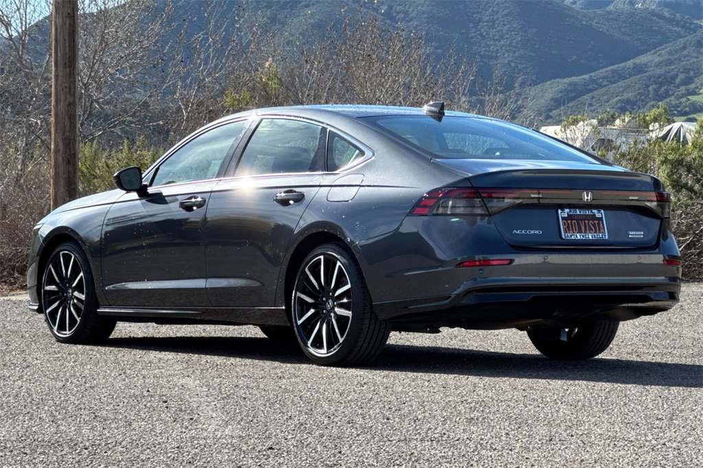 Used 2023 Honda Accord Touring image 6
