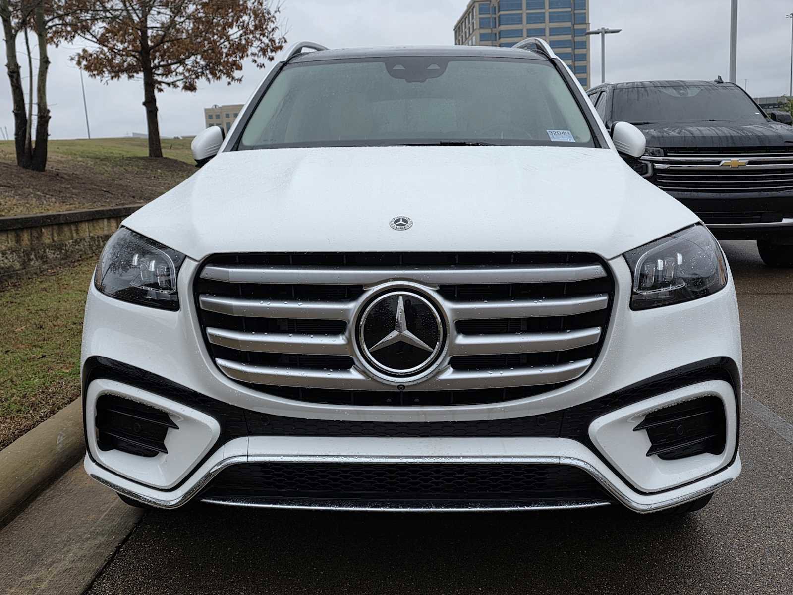 Used 2025 Mercedes-Benz GLS 450 4MATIC image 2