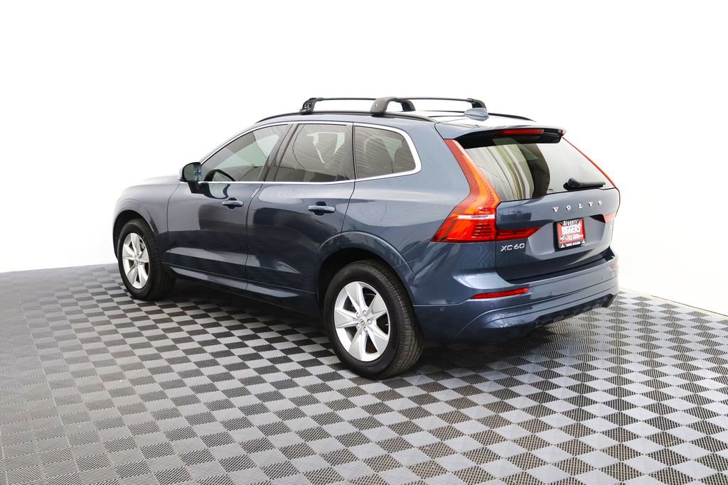 Used 2022 Volvo XC60 B5 Momentum AWD/4WD image 6