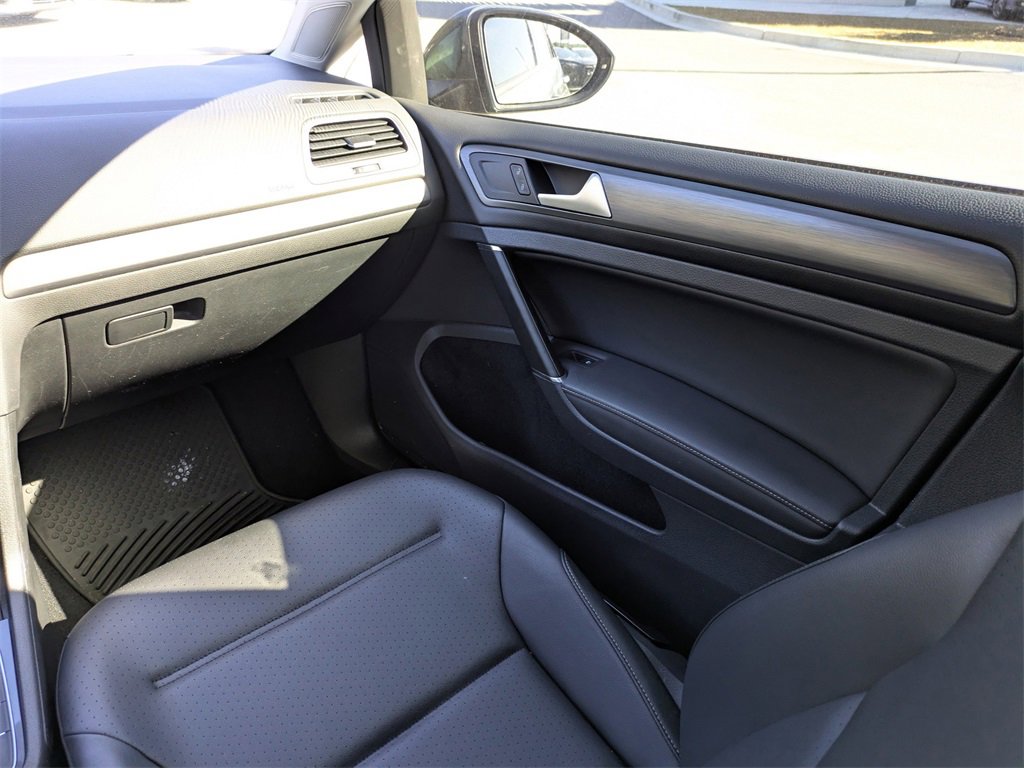 Used 2020 Volkswagen Golf 4-Door image 13