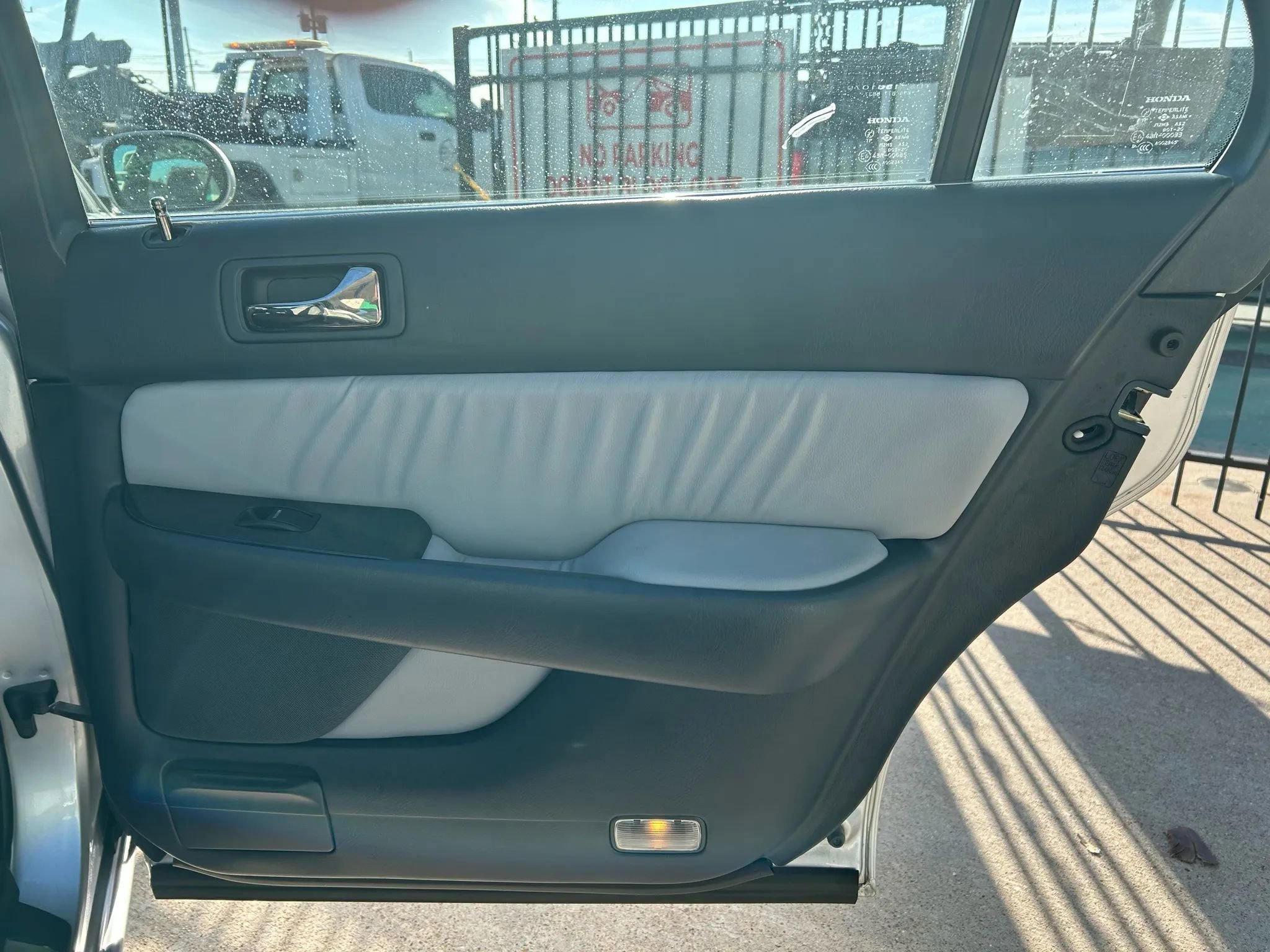 Used 2004 Acura RL image 17