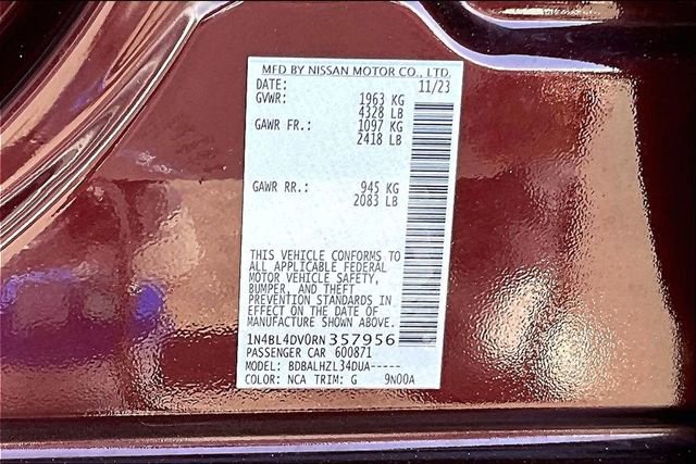 Used 2024 Nissan Altima 2.5 SV FWD image 18