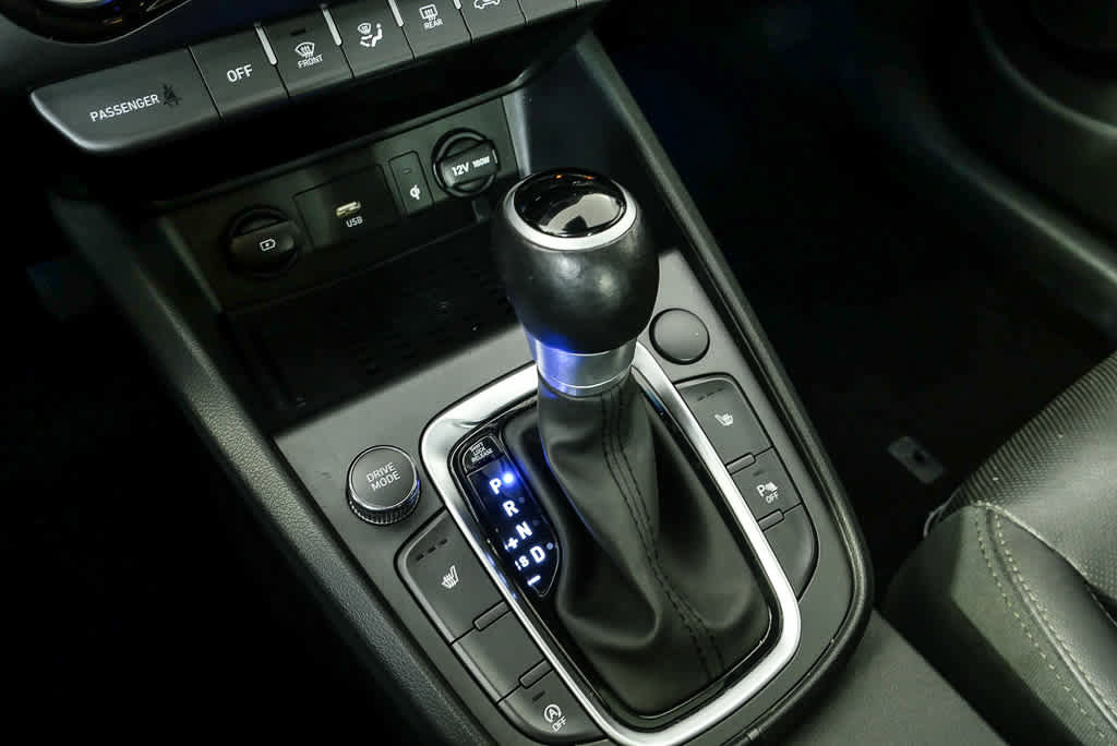 Used 2022 Hyundai Kona Limited image 17