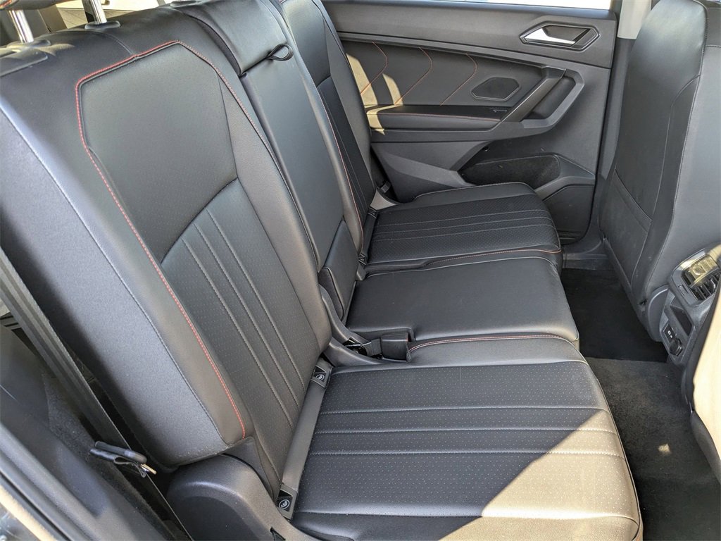 Used 2024 Volkswagen Tiguan SE image 36