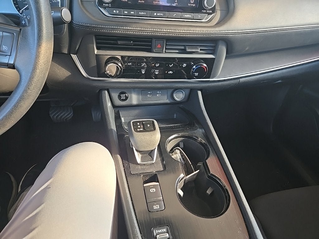 Used 2024 Nissan Rogue S FWD image 7