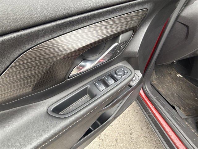 Used 2024 GMC Terrain SLE w/ Driver Convenience Package image 13