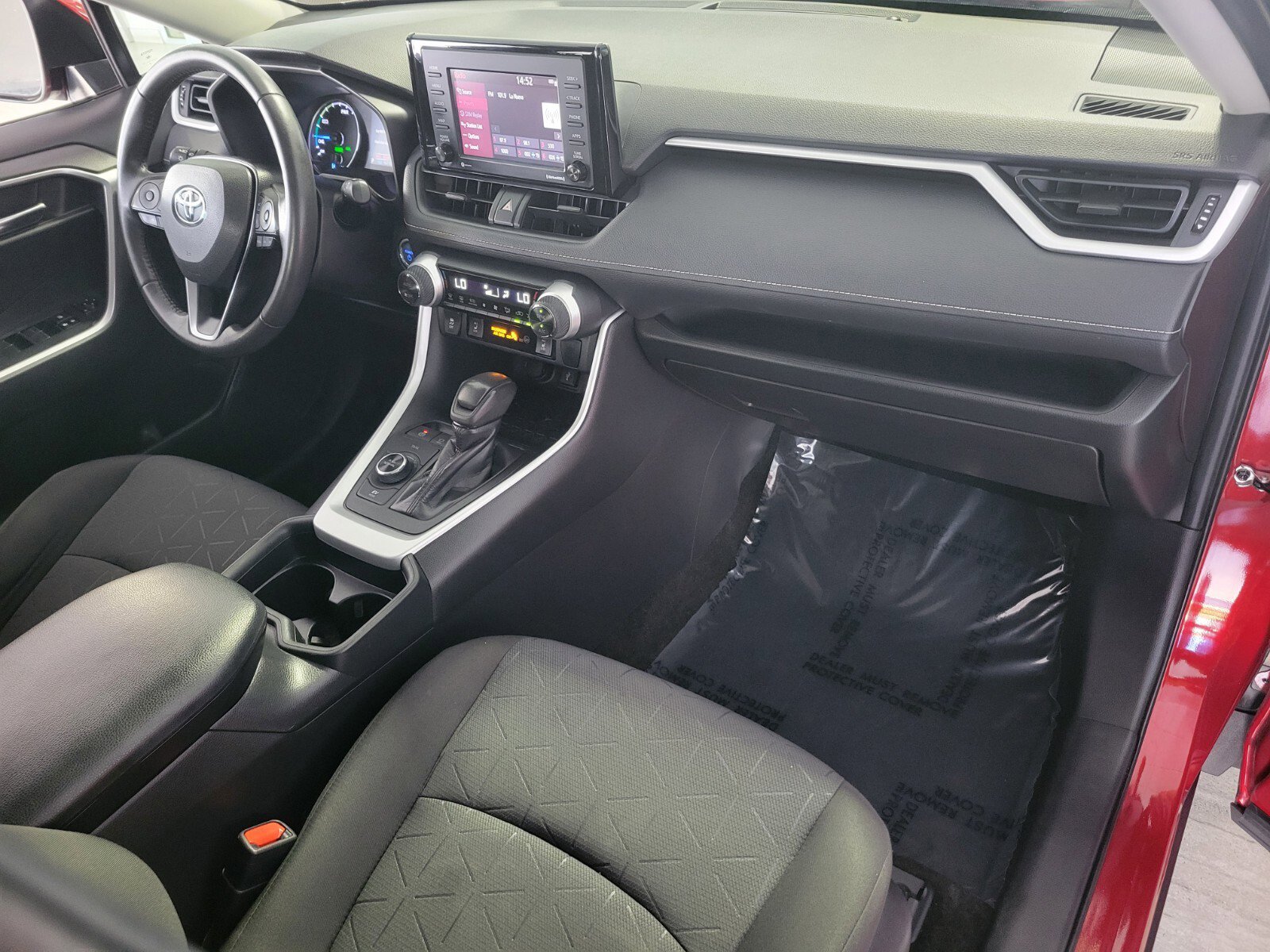 Used 2020 Toyota RAV4 XLE w/ XLE Grade Weather Package image 17