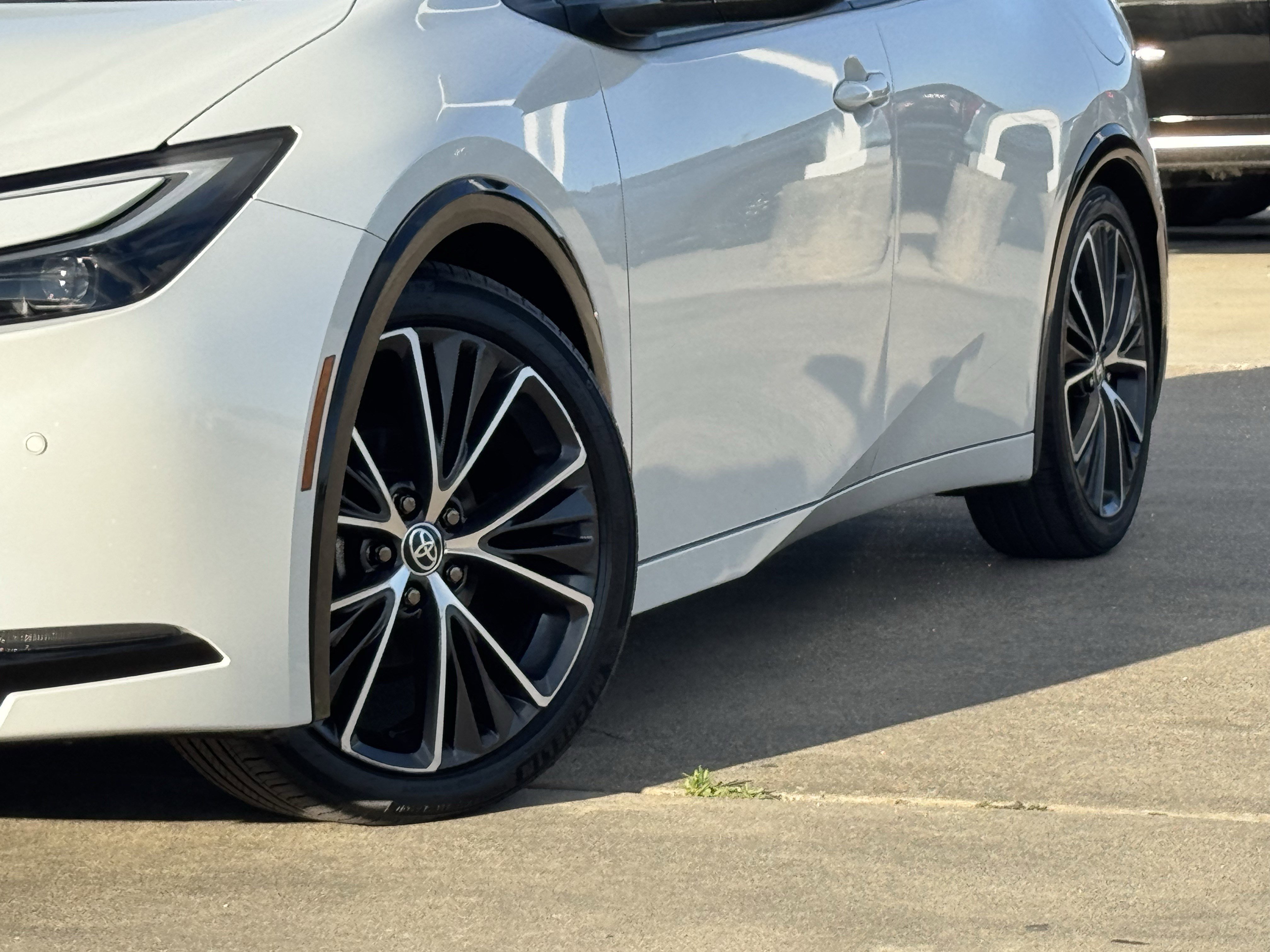 Used 2024 Toyota Prius XLE image 12