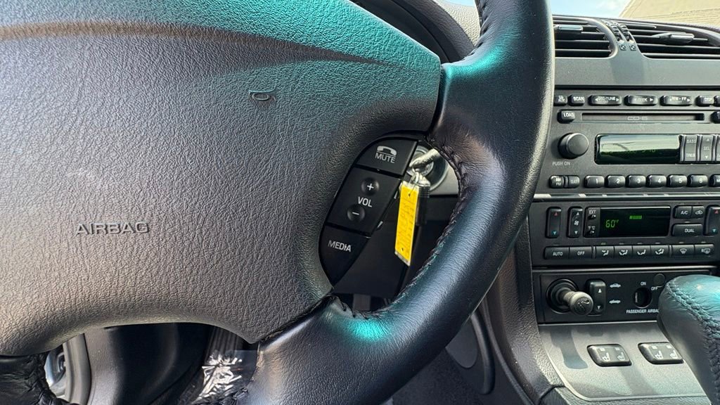 Used 2005 Ford Thunderbird RWD image 21