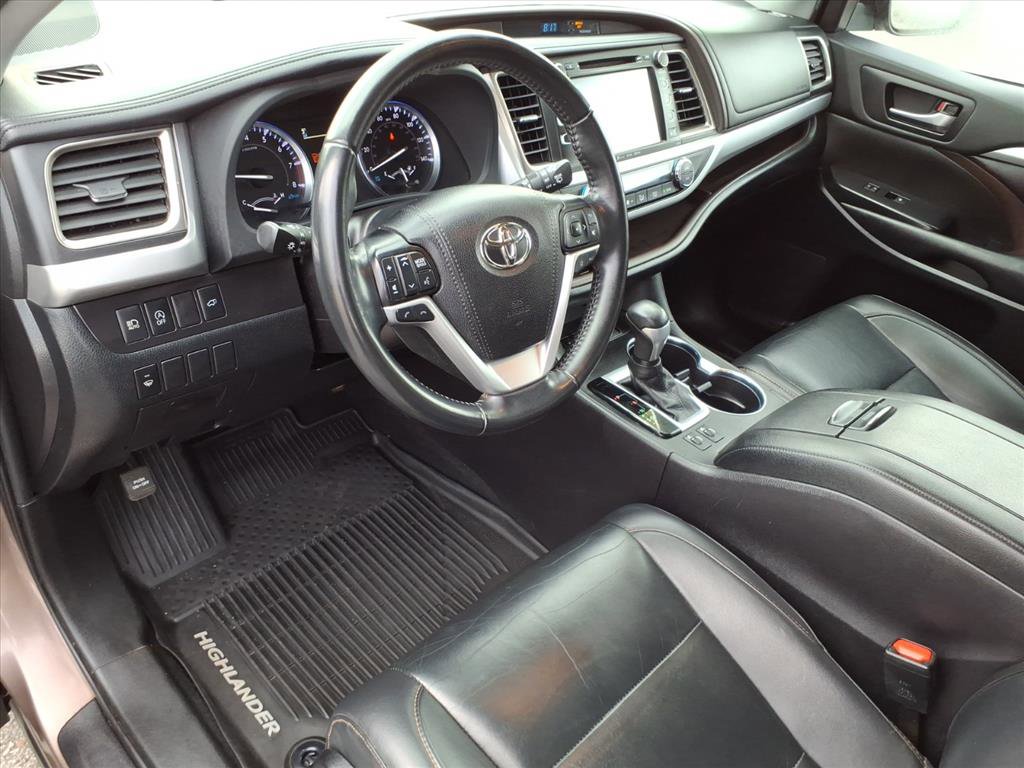Used 2019 Toyota Highlander XLE image 6