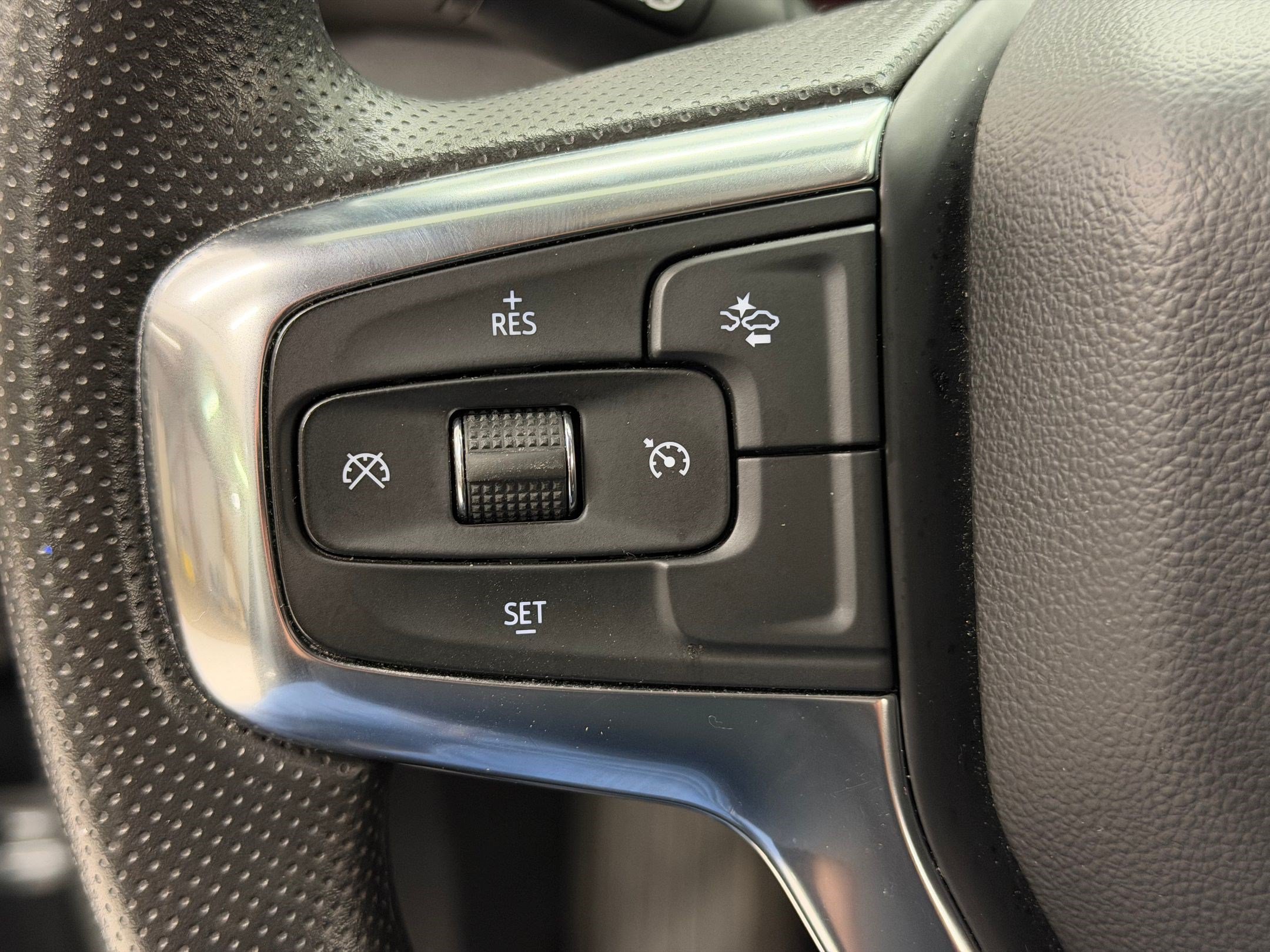 Used 2025 Chevrolet Blazer LT AWD/4WD image 15