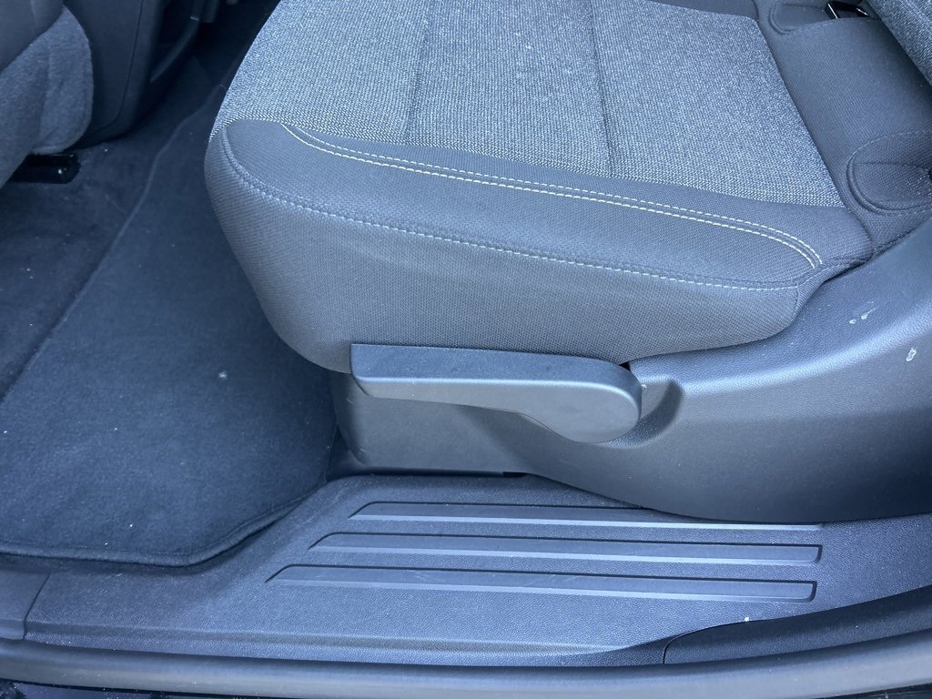 Used 2025 GMC Acadia Elevation image 13