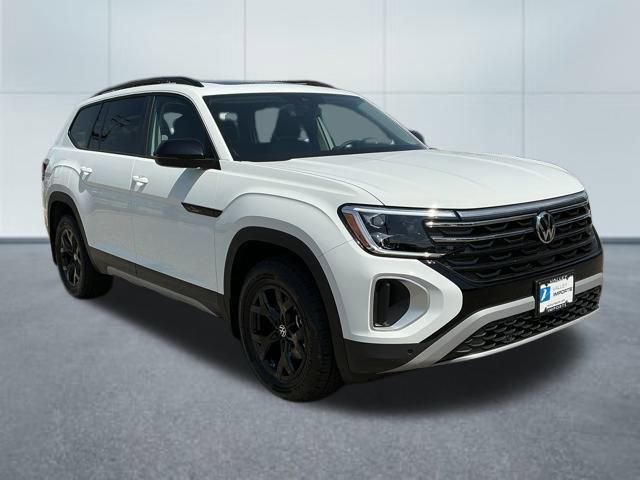 New 2025 Volkswagen Atlas Peak Edition SE