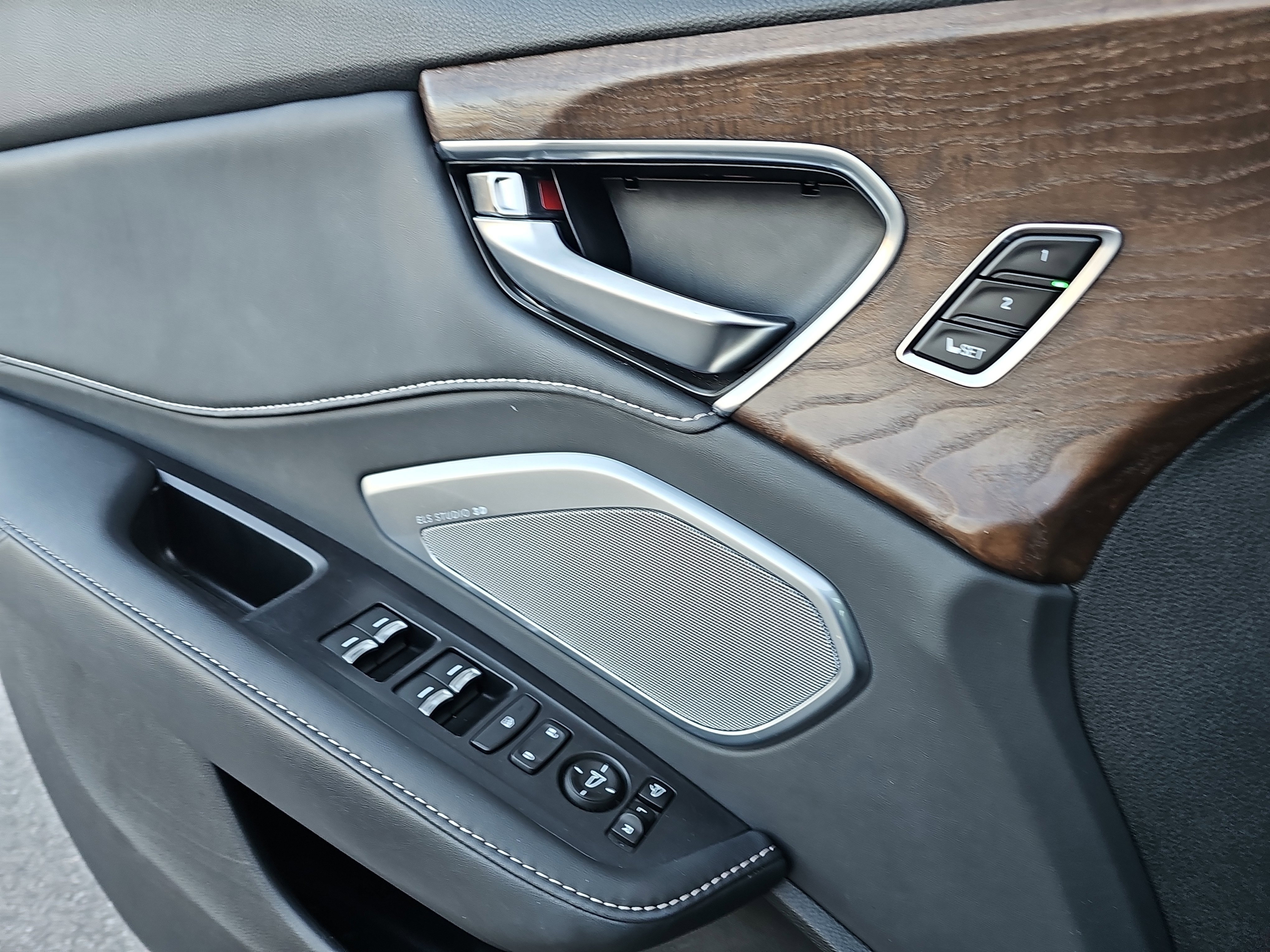 Certified 2024 Acura RDX SH-AWD w/ Advance Package image 26