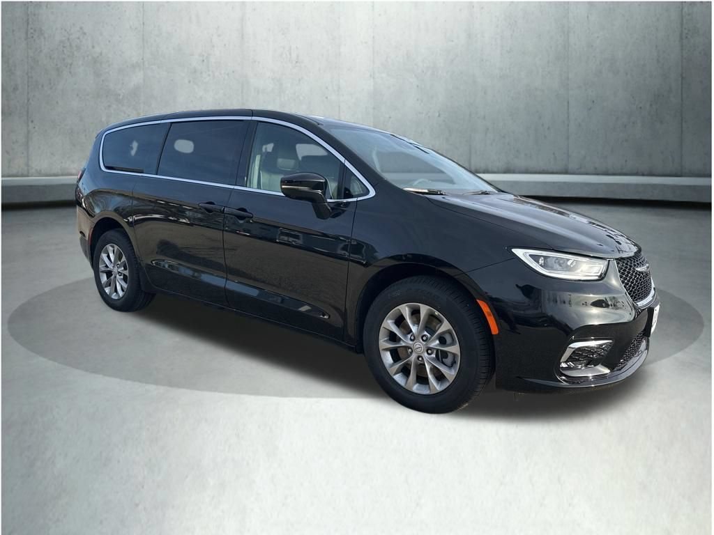 New 2026 Chrysler Pacifica Limited AWD/4WD image 8