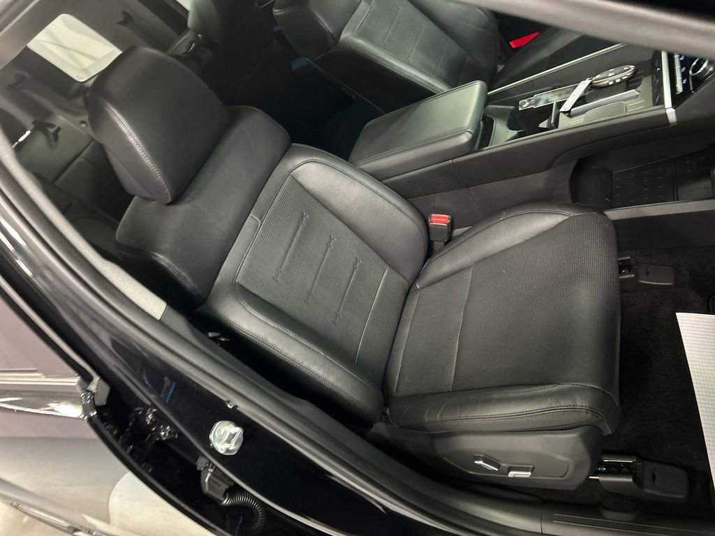 Used 2024 Hyundai Santa Fe Limited image 25