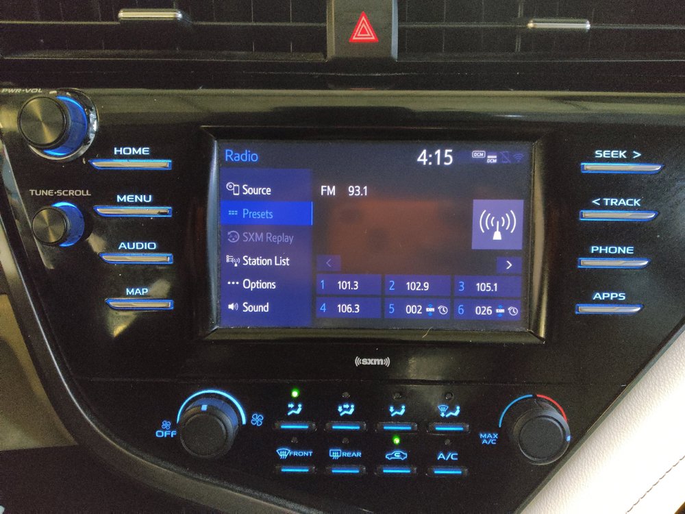 Used 2020 Toyota Camry LE FWD image 25