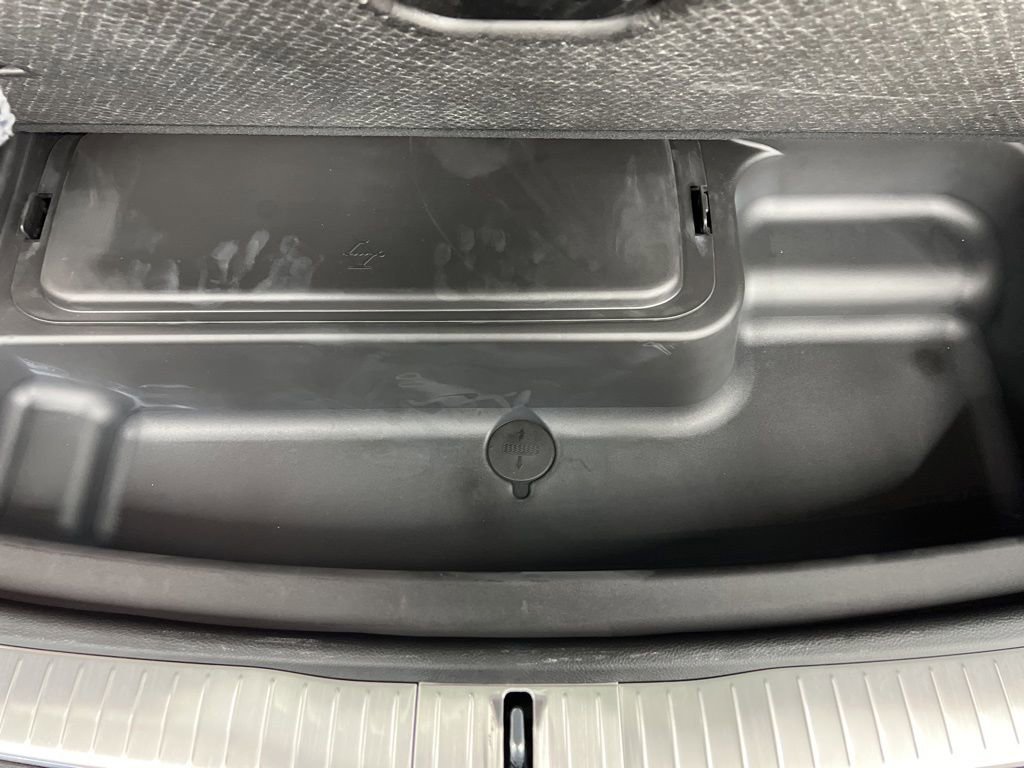 Used 2025 Jeep Grand Cherokee L Summit w/ MOPAR Finishing Package image 11