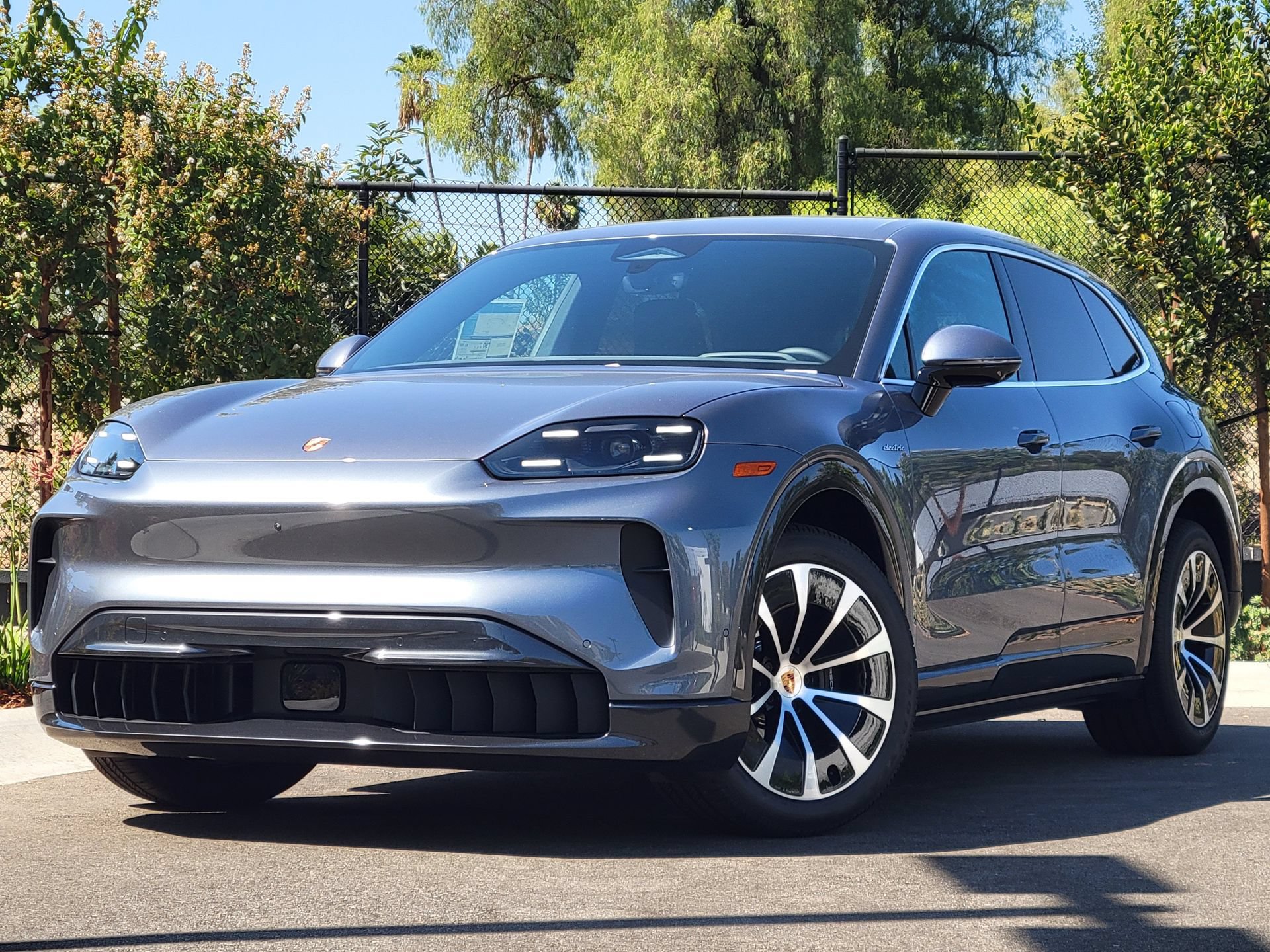 New 2026 Porsche Cayenne Electric AWD/4WD image 1