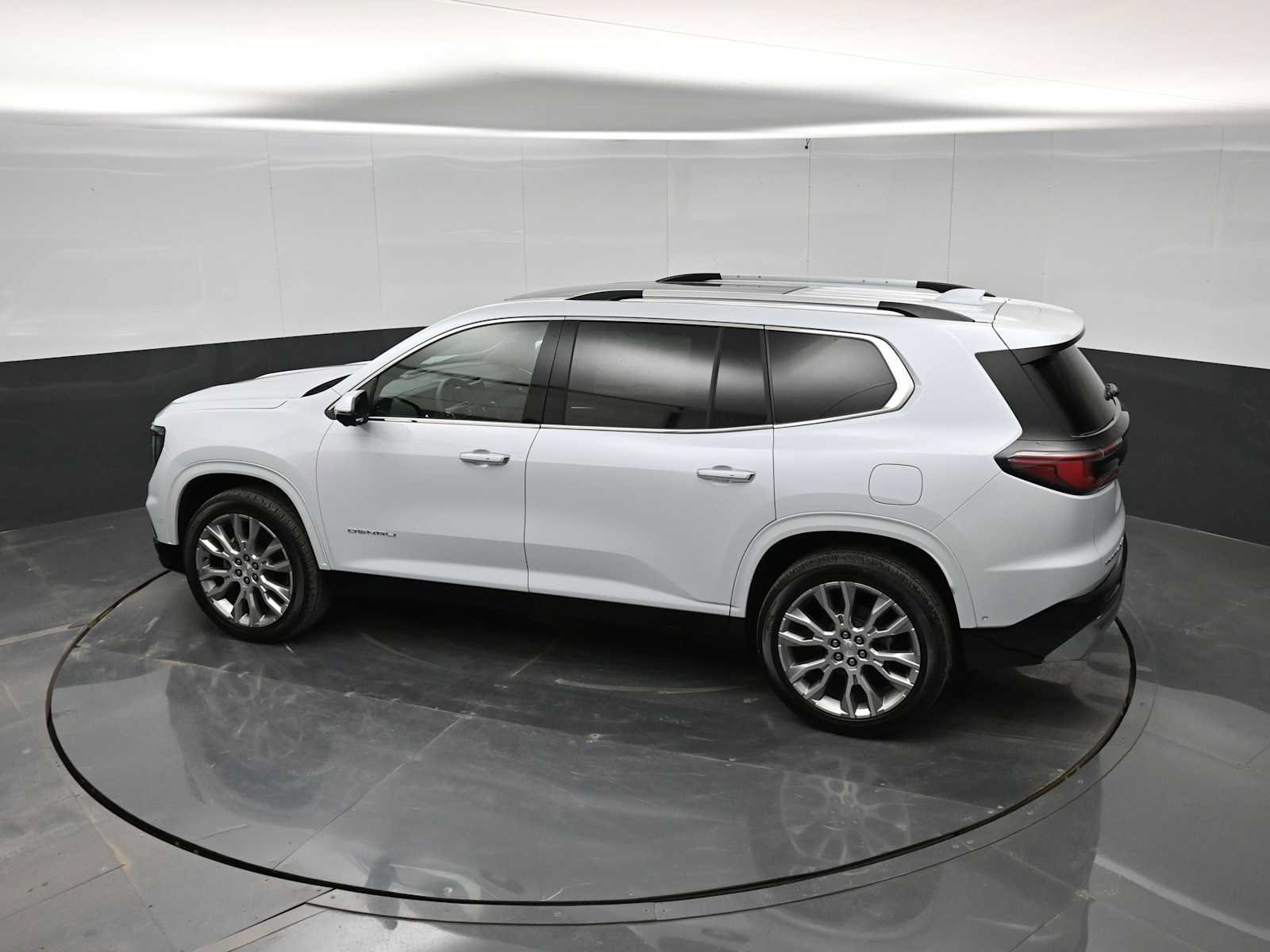New 2026 GMC Acadia Denali w/ Super Cruise Package AWD/4WD image 28