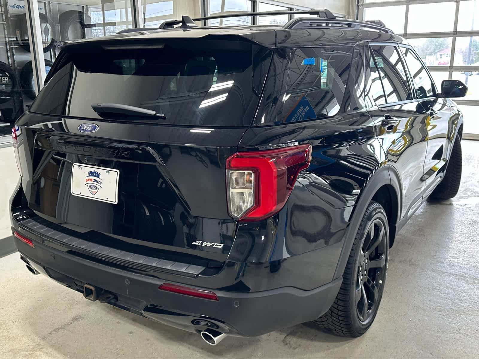 Used 2024 Ford Explorer ST-Line w/ Class IV Trailer Tow Package AWD/4WD image 7