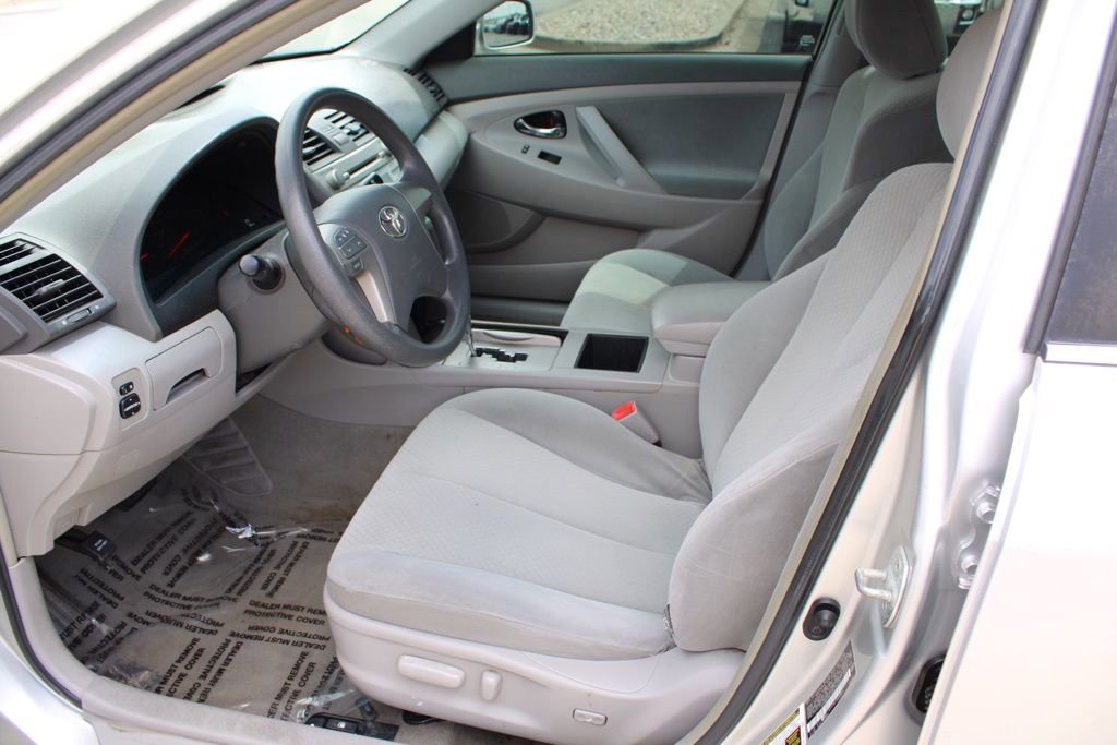 Used 2009 Toyota Camry LE FWD image 14
