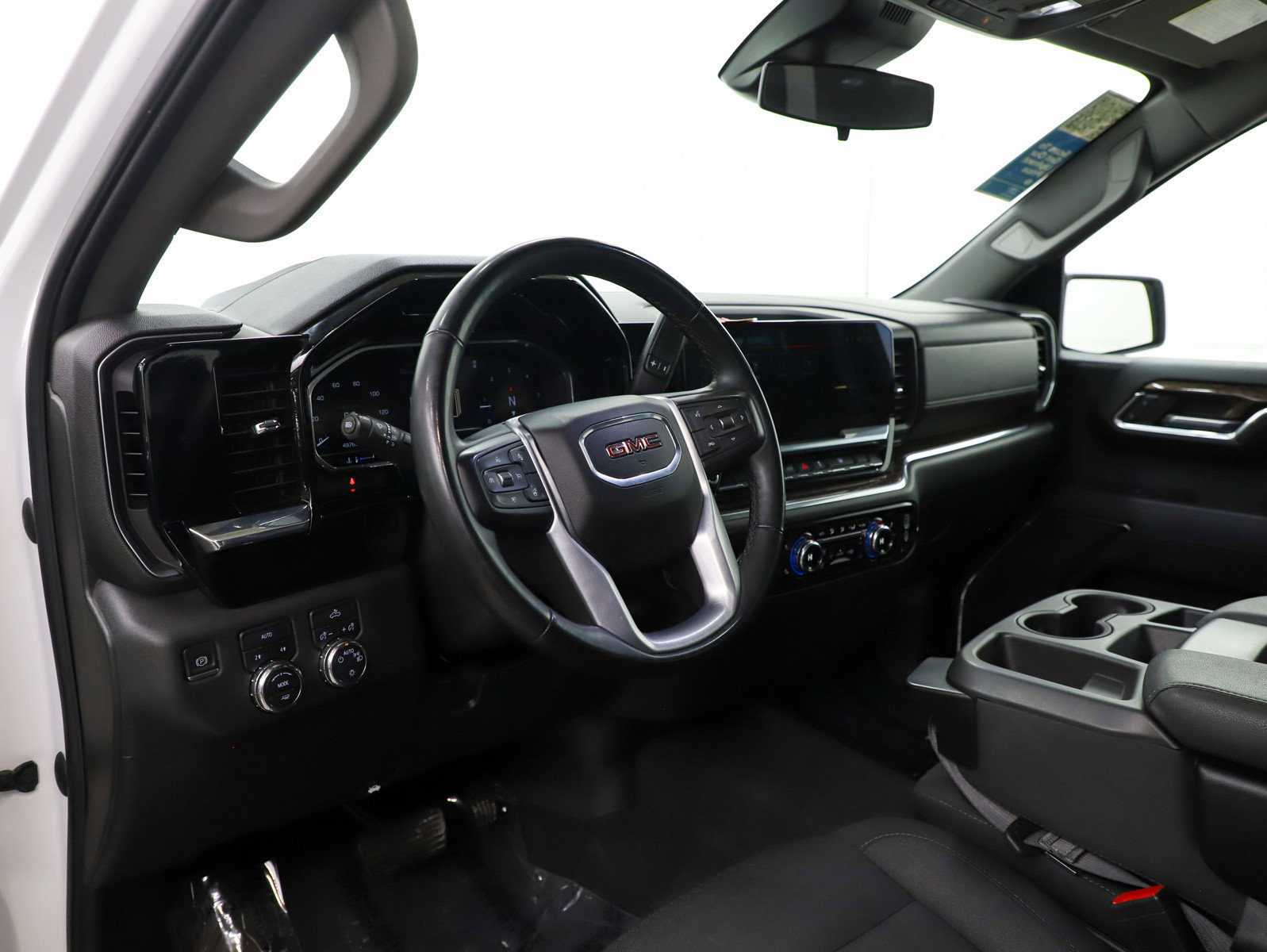 Used 2023 GMC Sierra 1500 SLE image 18